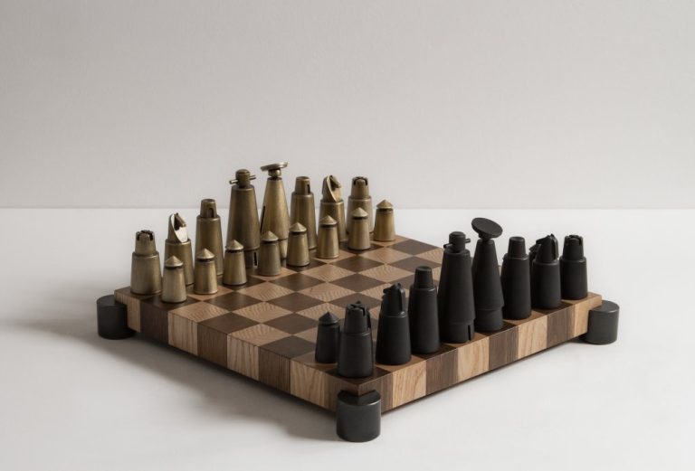 4004-chess-set-1-opted_1652258194_grande.1000x1000